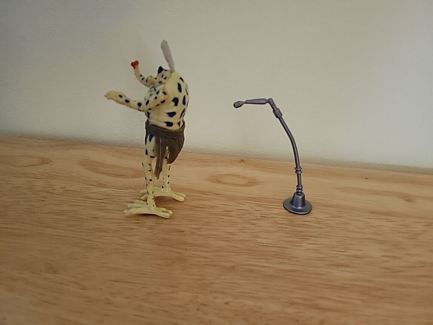 Sy Snootles sold