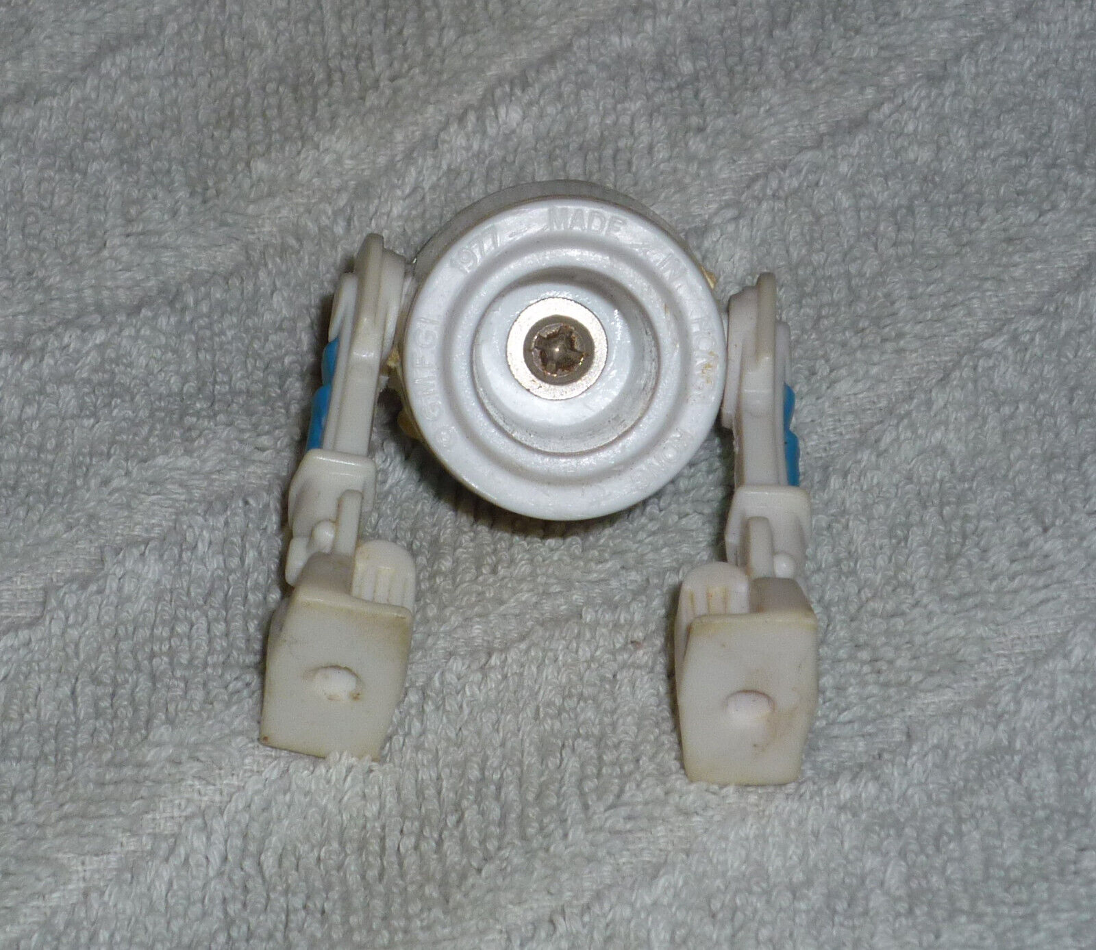 R2-D2 (Artoo-Detoo) (with Sensorscope) sold