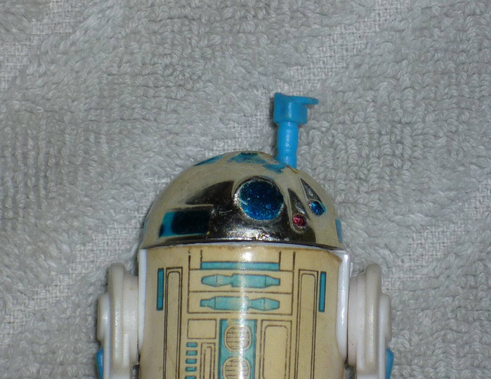 R2-D2 (Artoo-Detoo) (with Sensorscope) sold