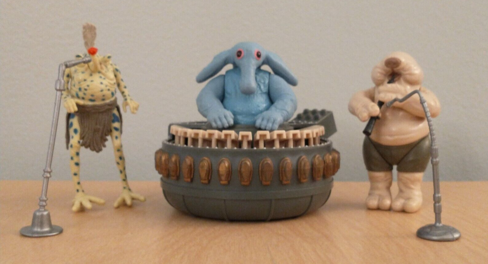 Sy Snootles & The Rebo Band sold