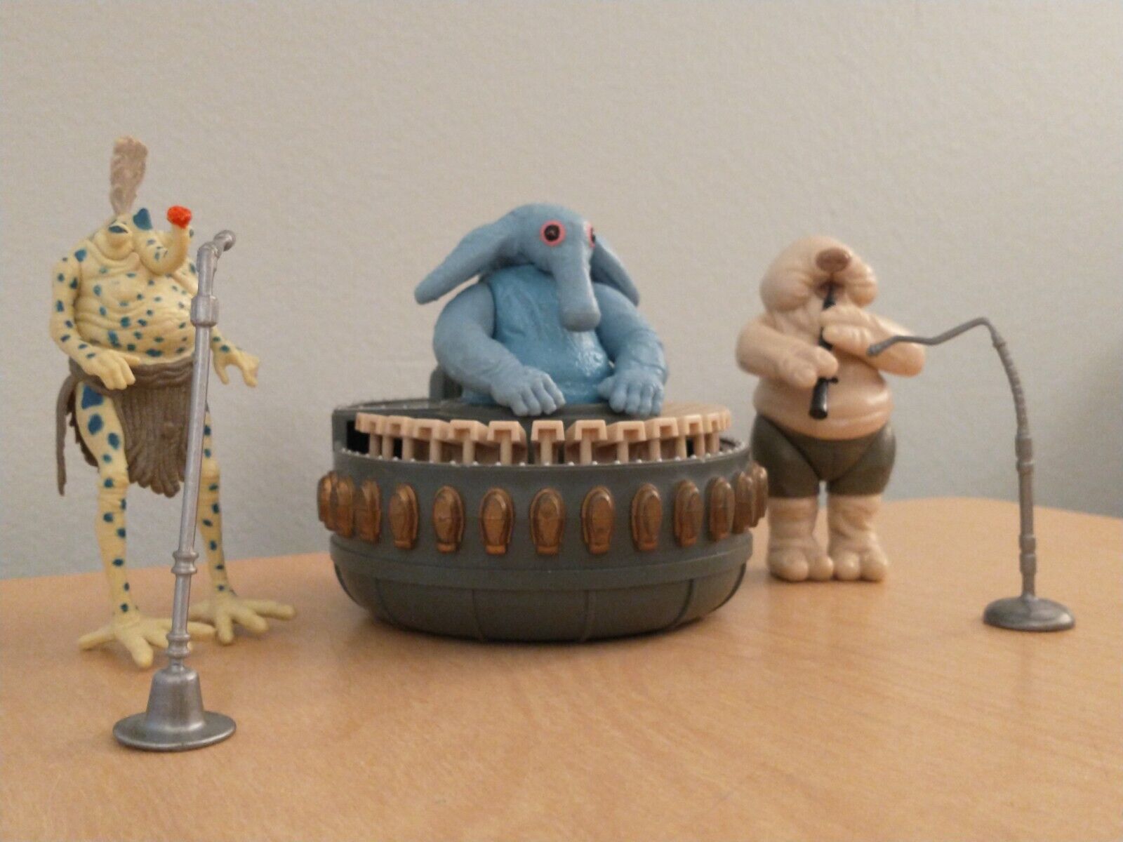 Sy Snootles & The Rebo Band sold