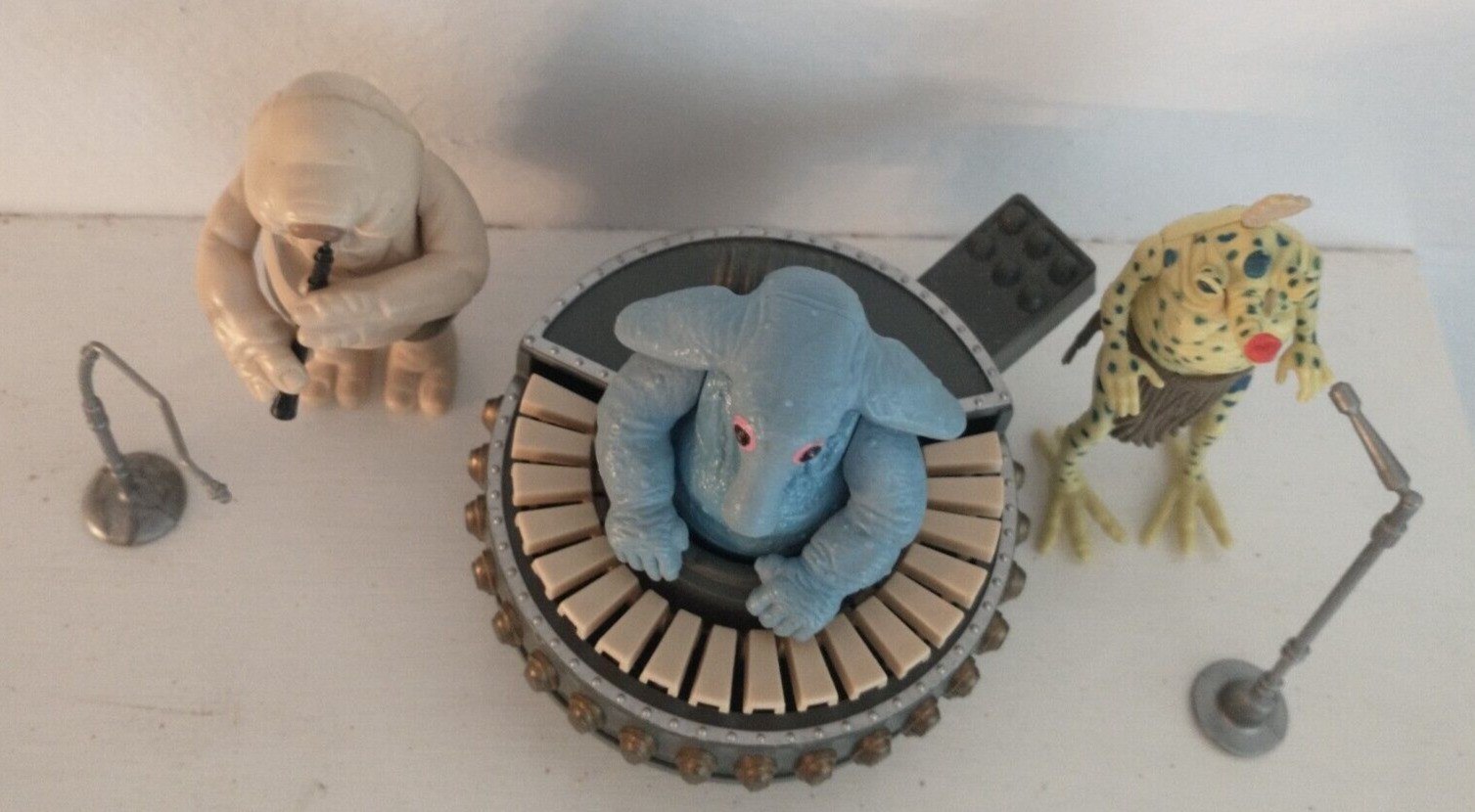 Sy Snootles & The Rebo Band sold