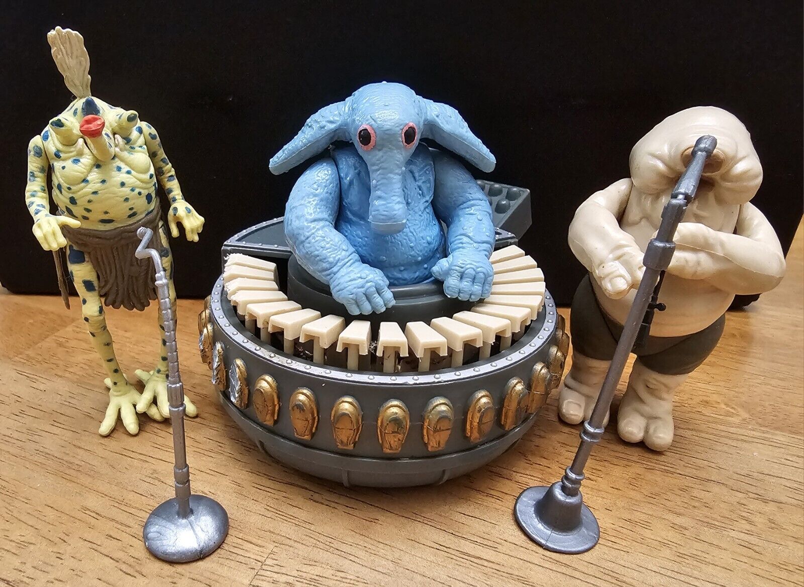 Sy Snootles & The Rebo Band sold