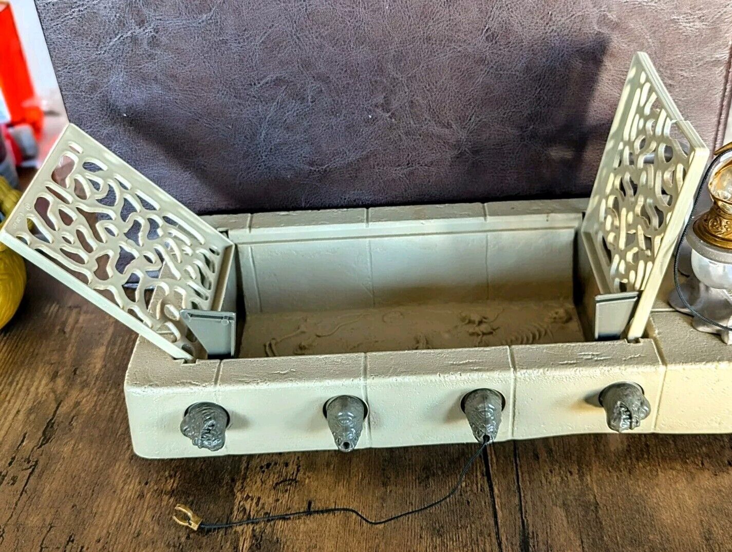 Jabba the Hutt Action Playset sold