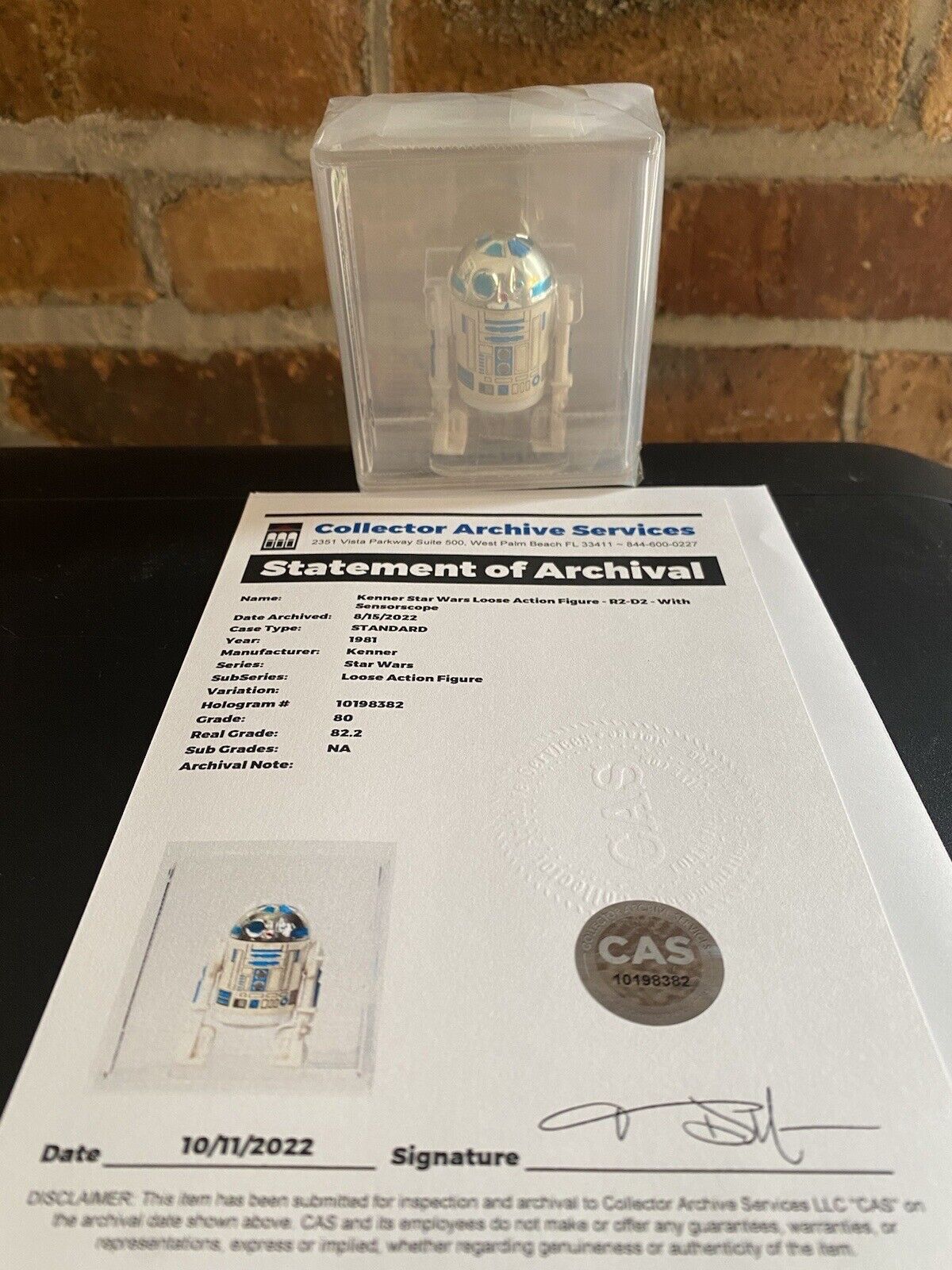 R2-D2 (Artoo-Detoo) (with Sensorscope) sold