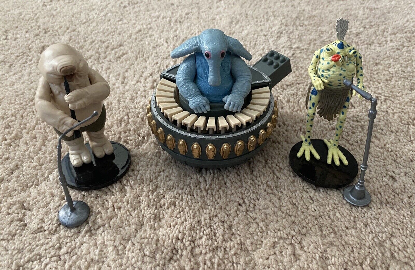 Sy Snootles & The Rebo Band sold