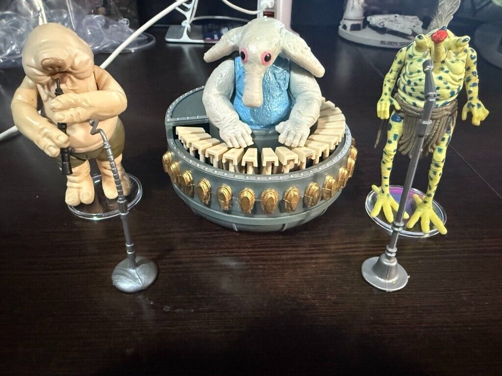 Sy Snootles & The Rebo Band sold