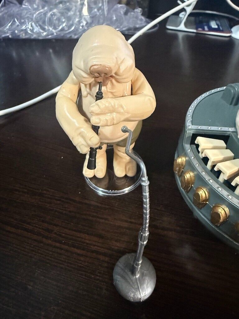 Sy Snootles & The Rebo Band sold
