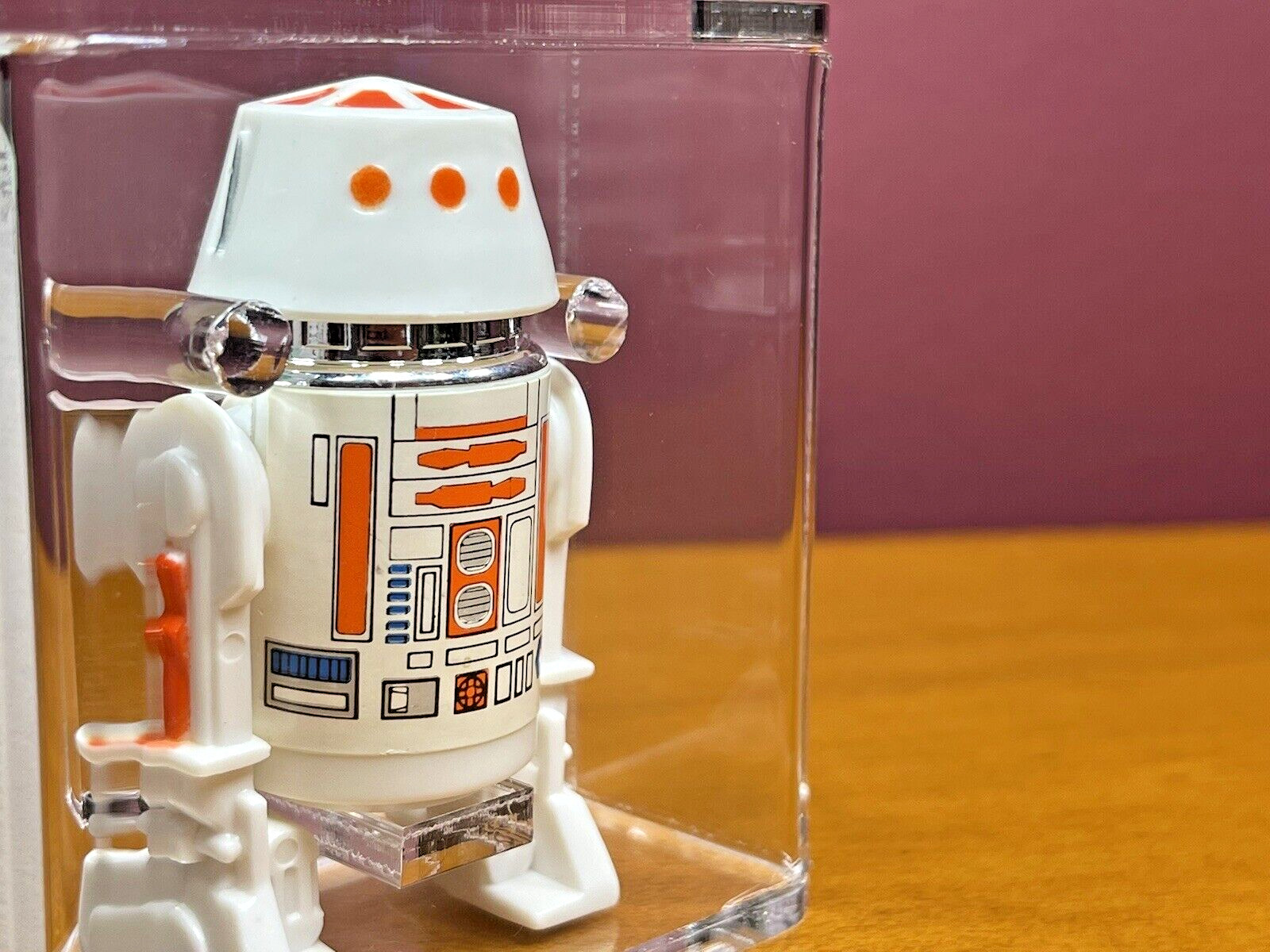 R5-D4 (Arfive-Defour) sold