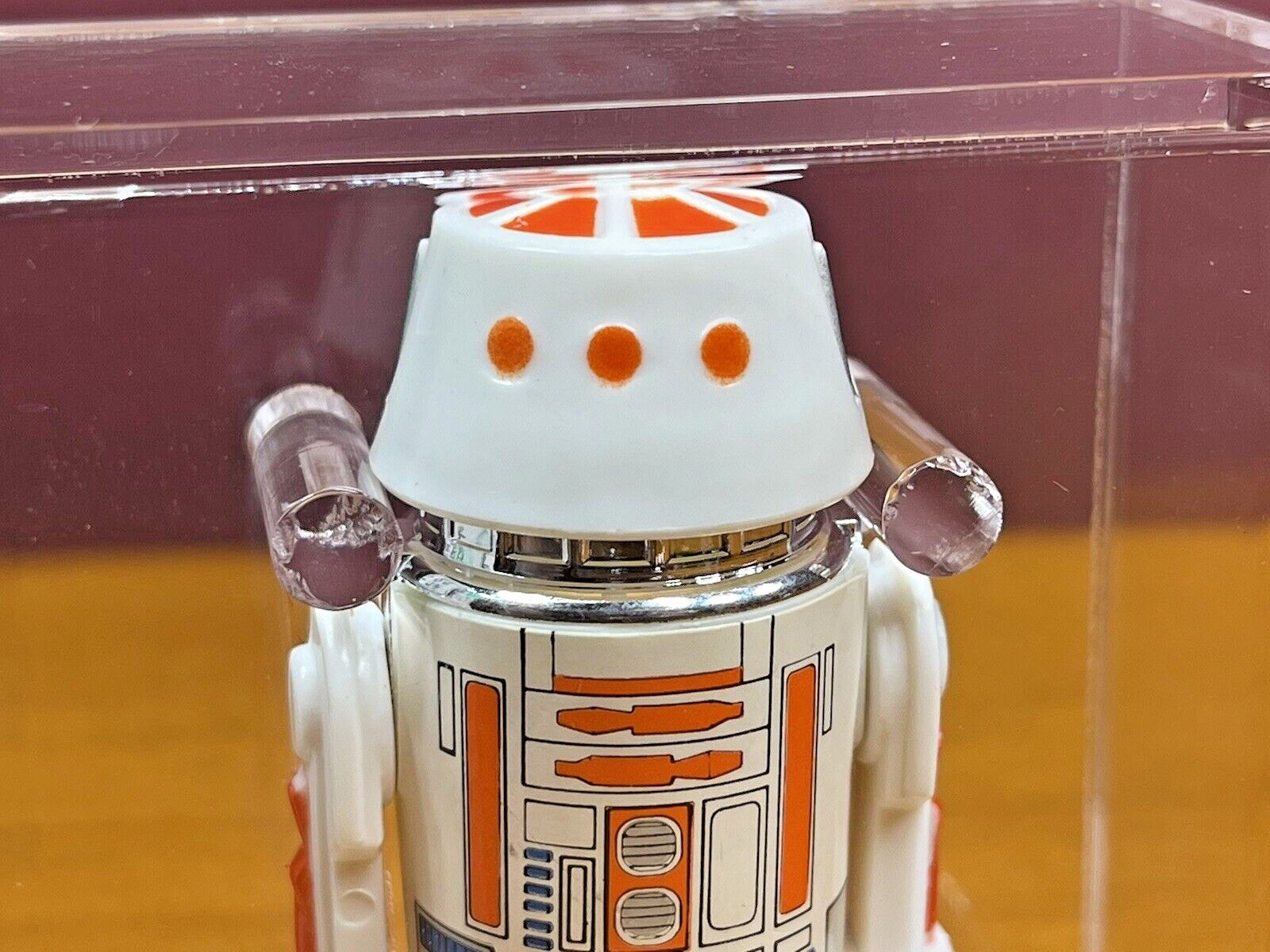 R5-D4 (Arfive-Defour) sold