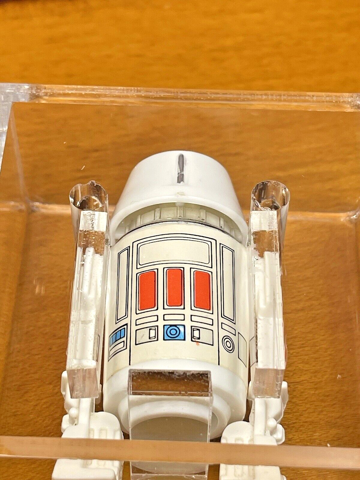R5-D4 (Arfive-Defour) sold