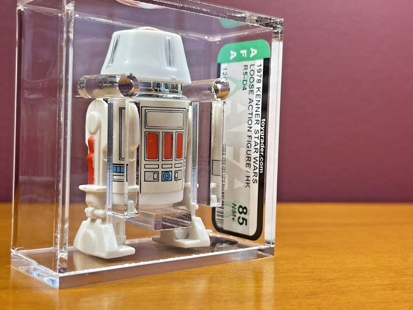 R5-D4 (Arfive-Defour) sold