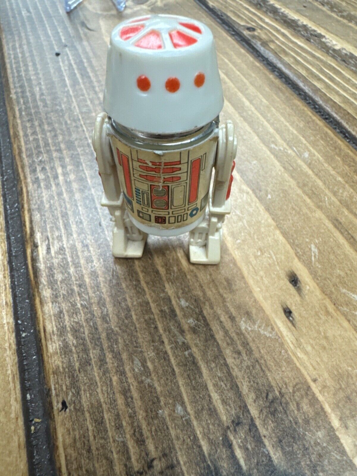 R5-D4 (Arfive-Defour) sold