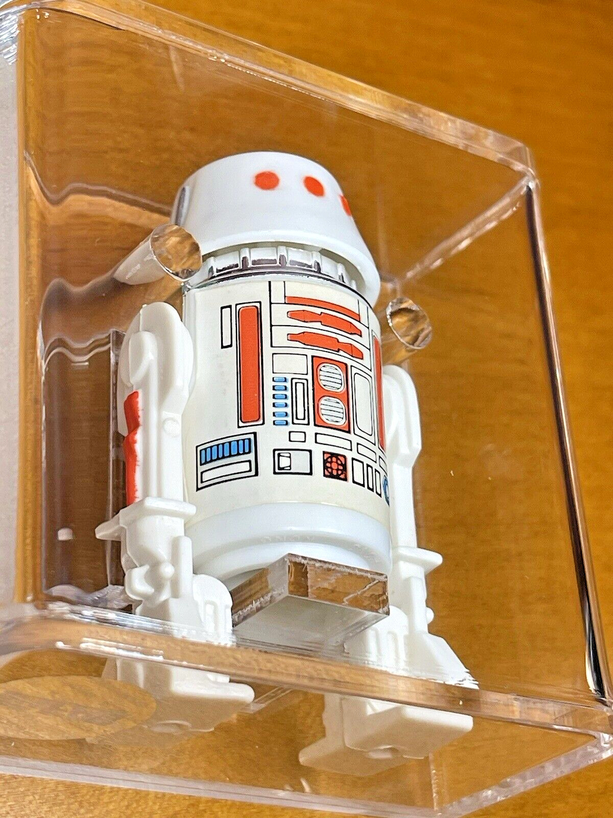 R5-D4 (Arfive-Defour) sold