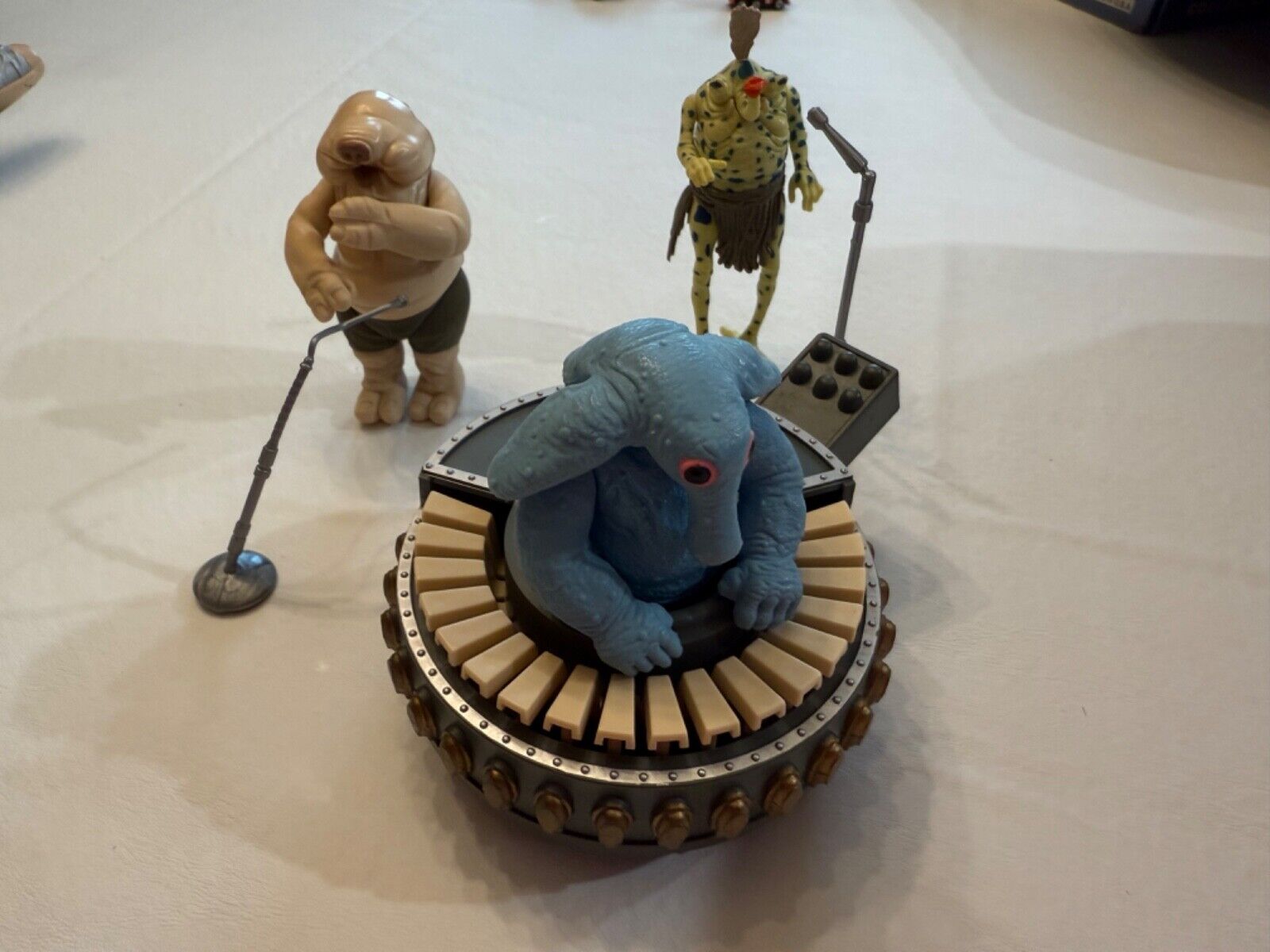 Sy Snootles & The Rebo Band sold
