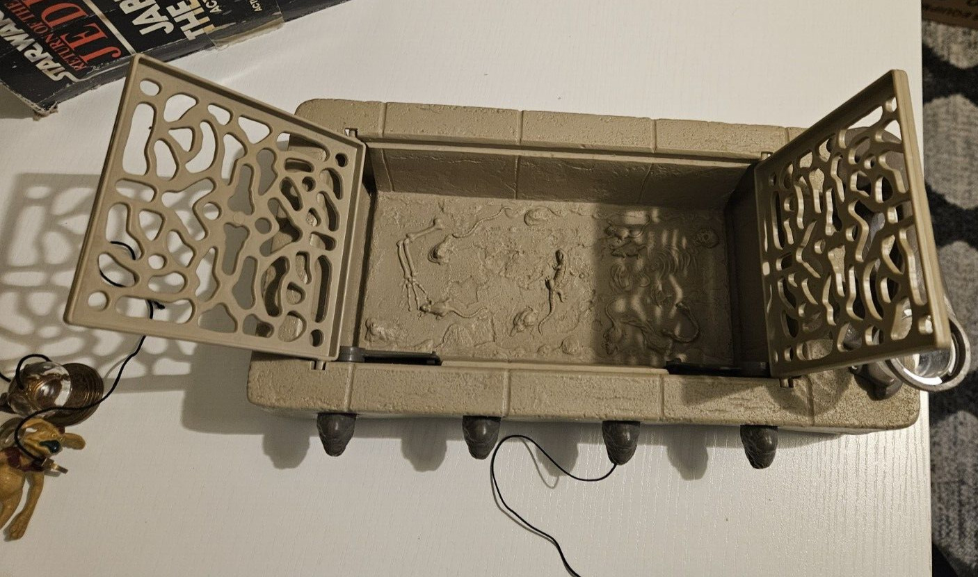 Jabba the Hutt Action Playset sold