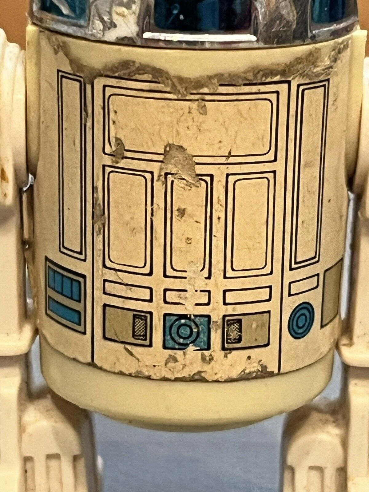 R2-D2 (Artoo-Detoo) (with Sensorscope) sold
