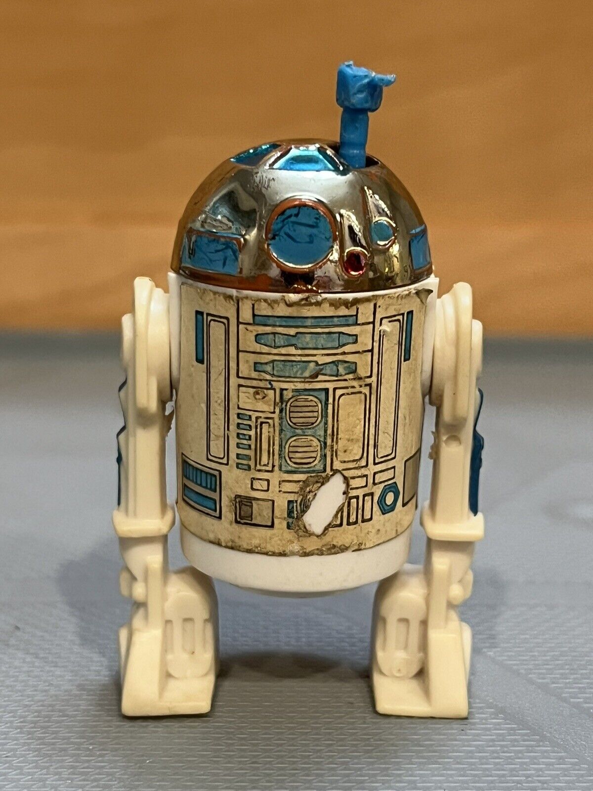 R2-D2 (Artoo-Detoo) (with Sensorscope) sold