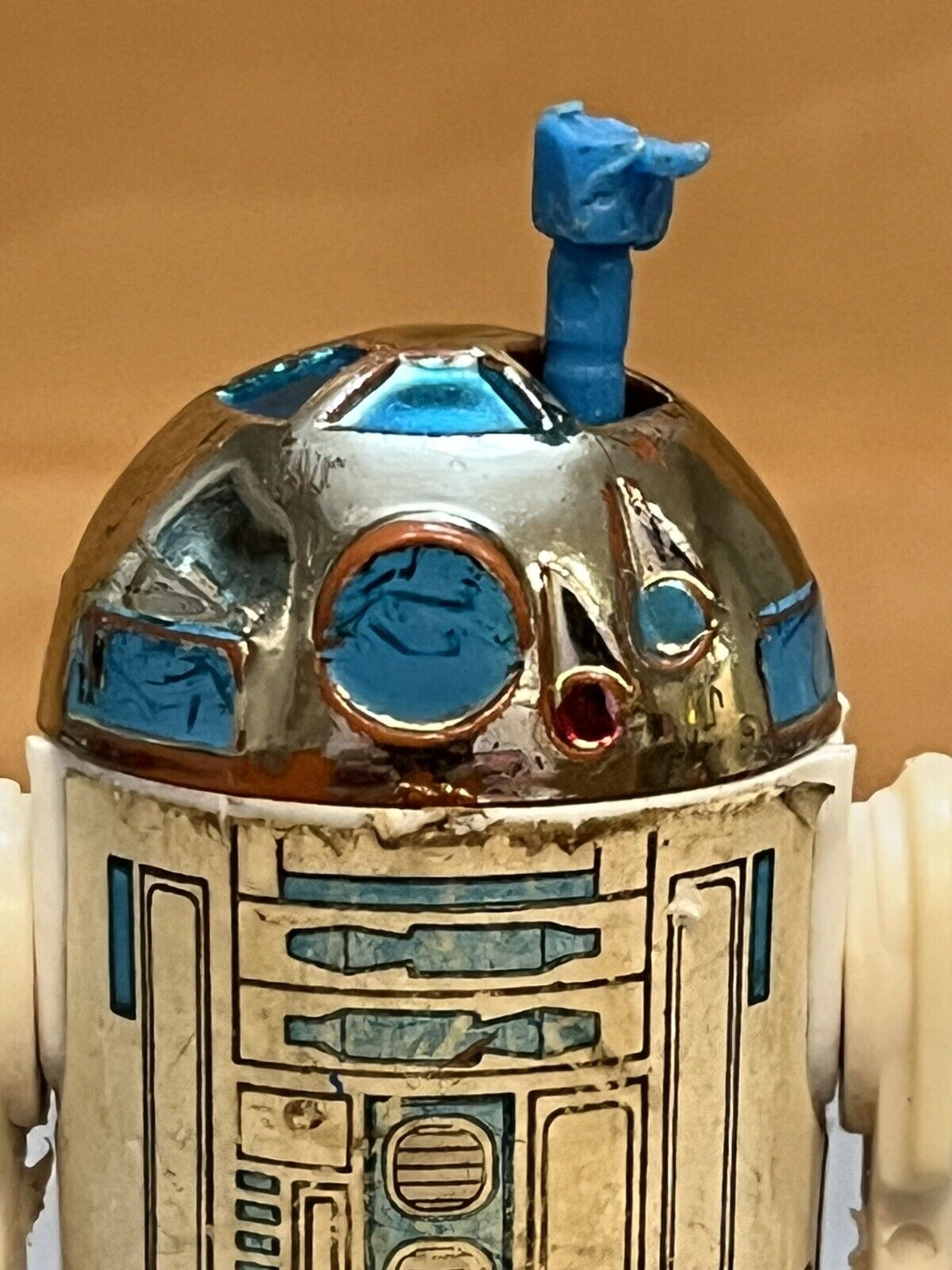 R2-D2 (Artoo-Detoo) (with Sensorscope) sold