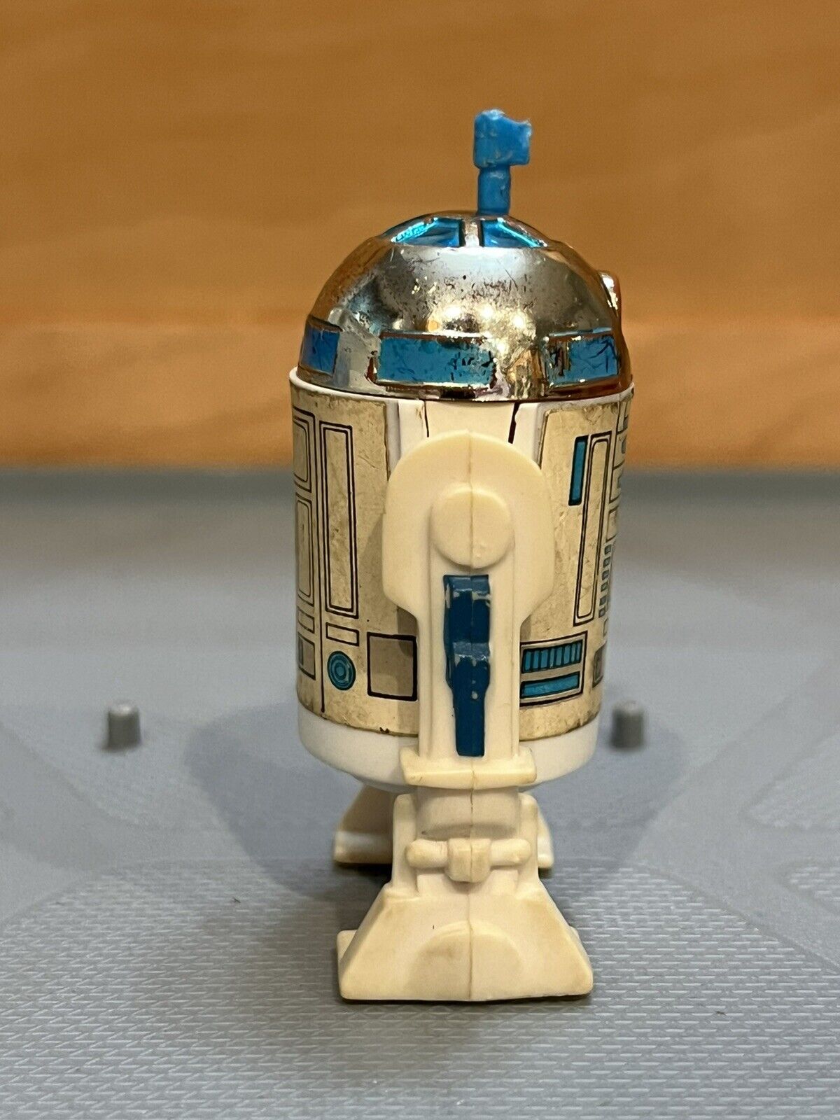 R2-D2 (Artoo-Detoo) (with Sensorscope) sold