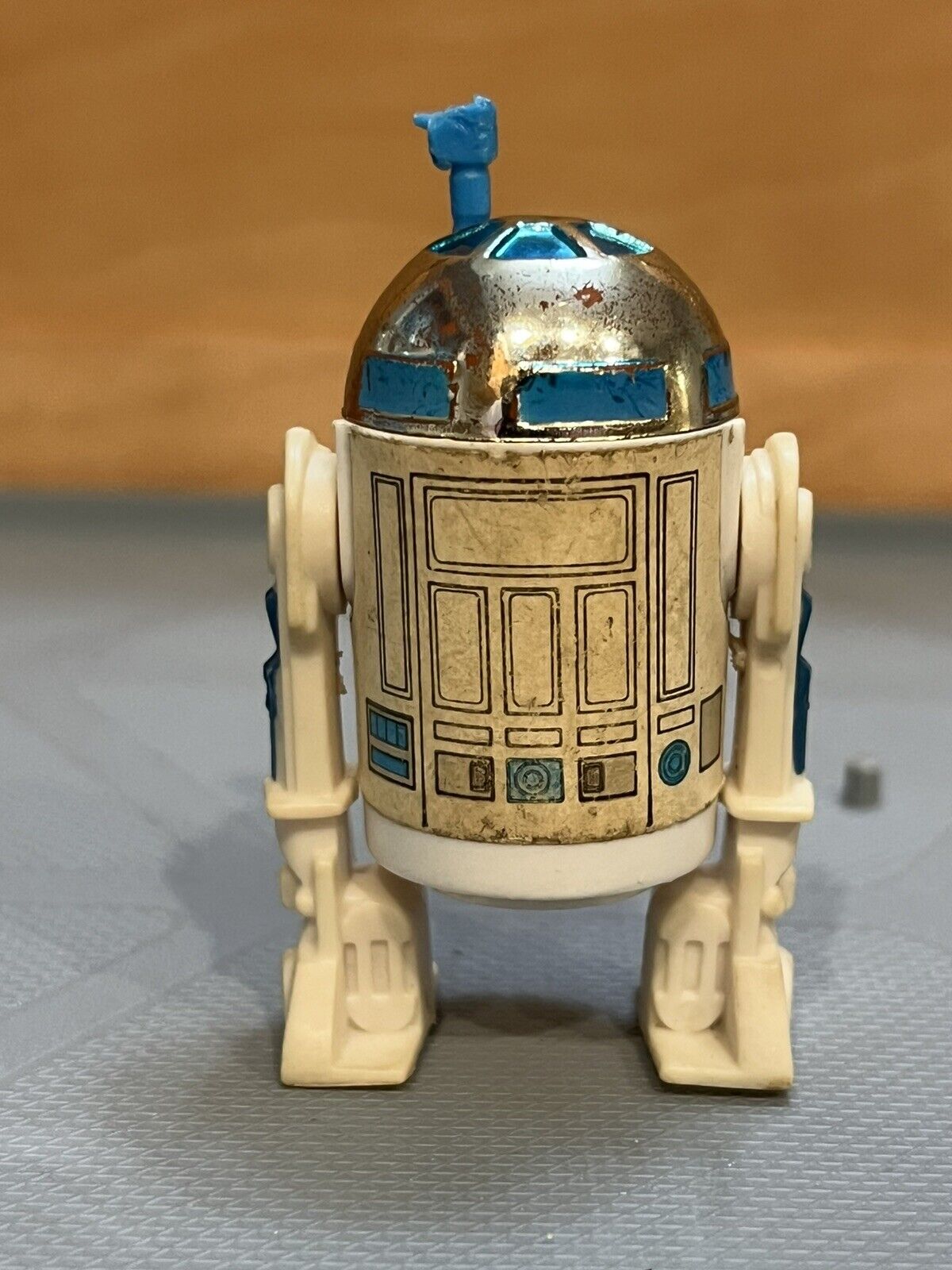 R2-D2 (Artoo-Detoo) (with Sensorscope) sold