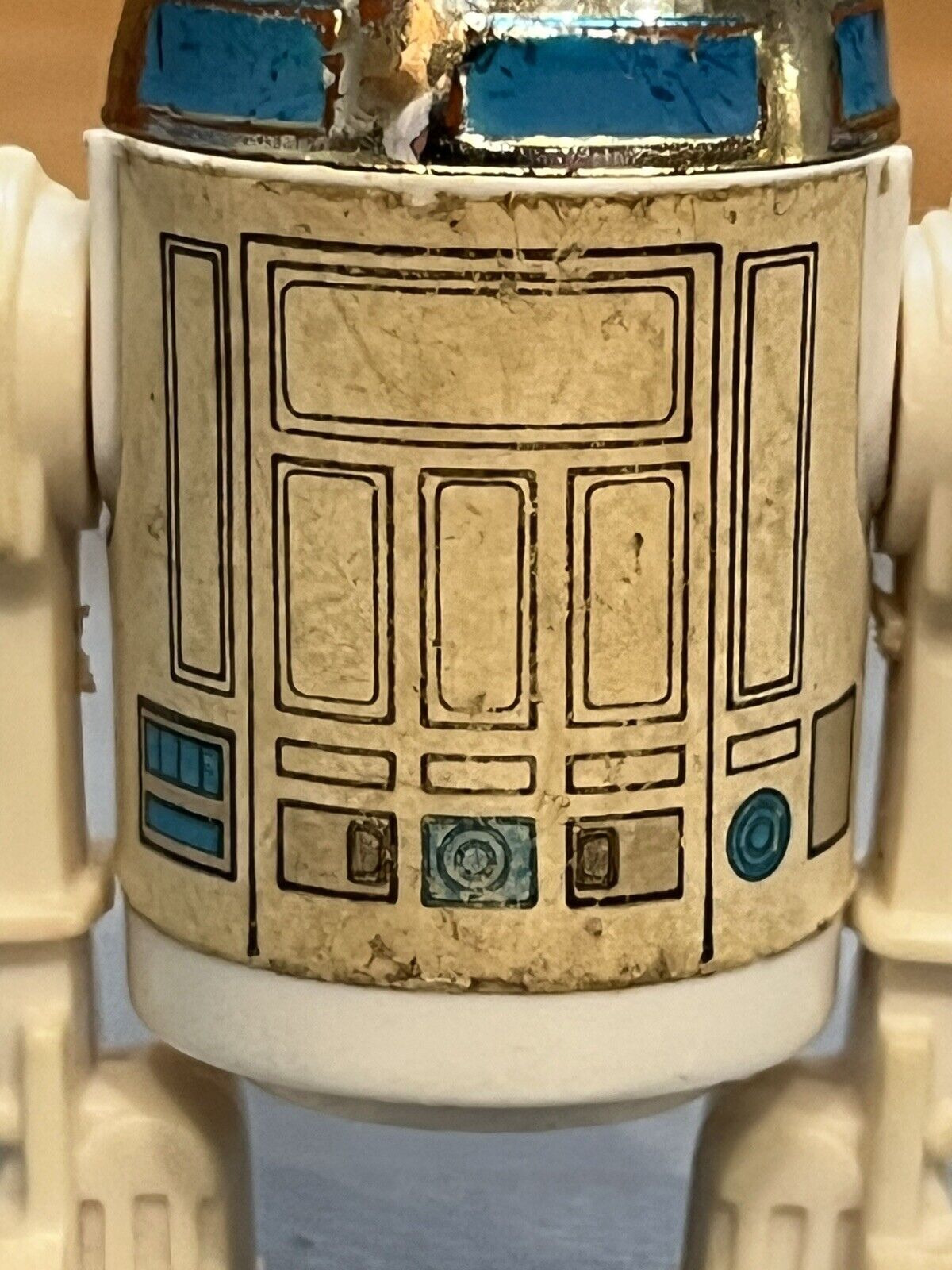 R2-D2 (Artoo-Detoo) (with Sensorscope) sold