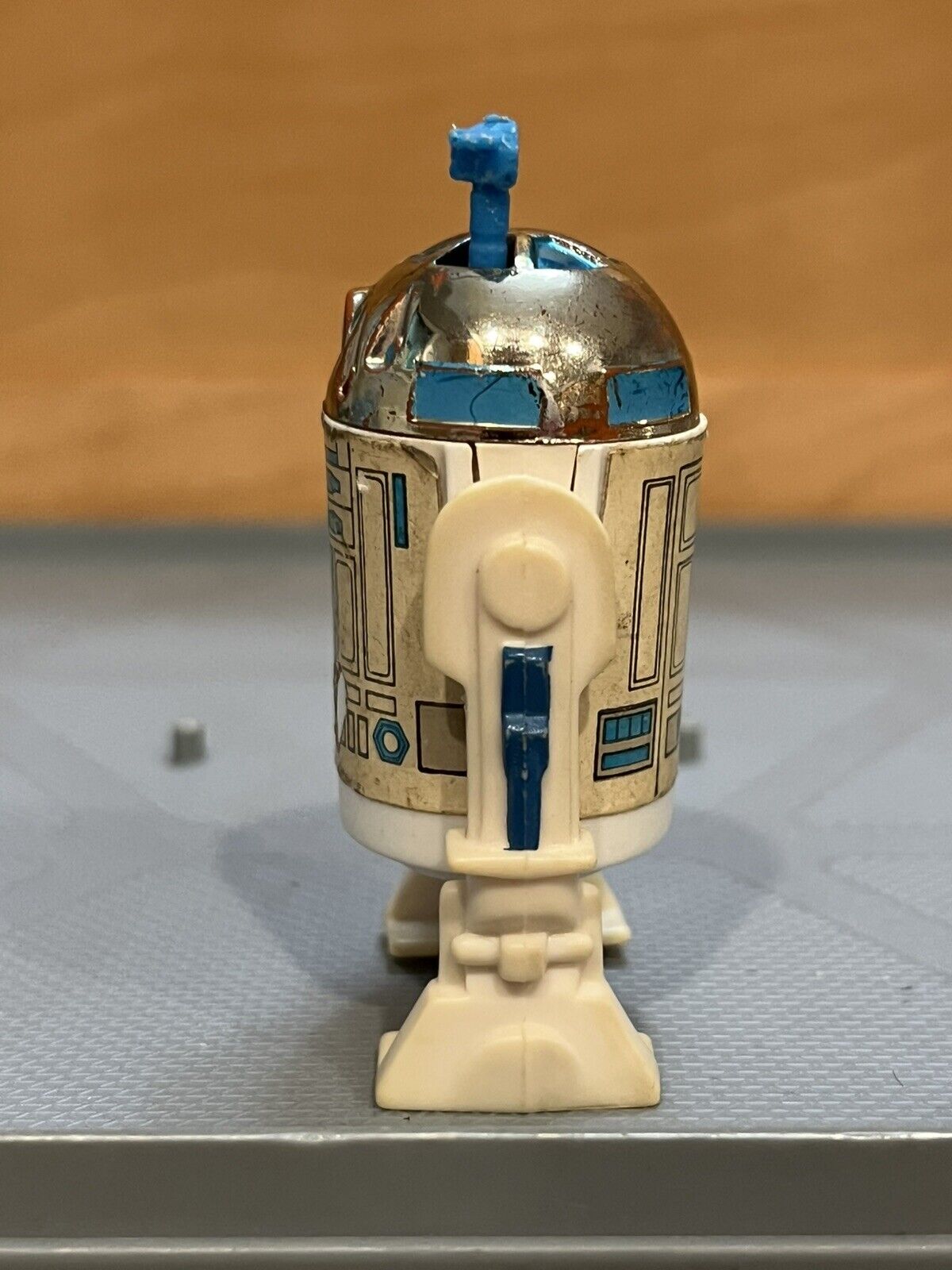 R2-D2 (Artoo-Detoo) (with Sensorscope) sold