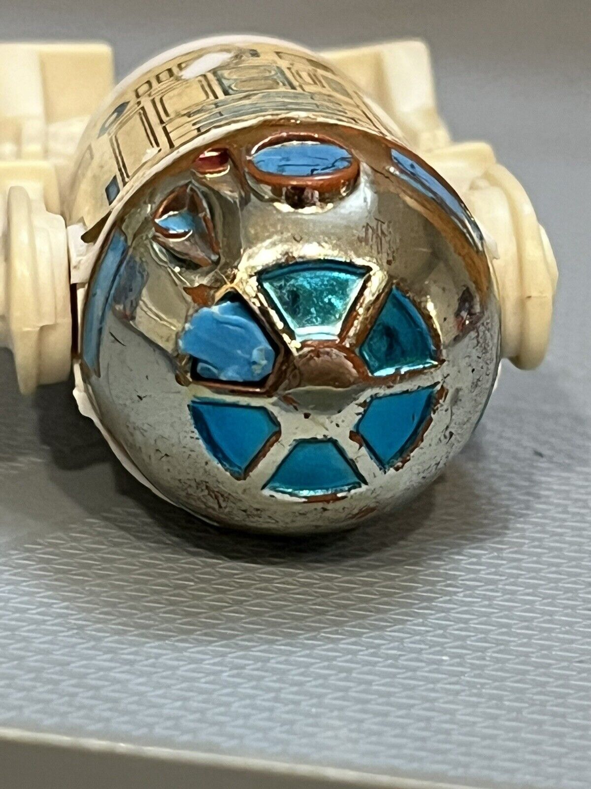 R2-D2 (Artoo-Detoo) (with Sensorscope) sold