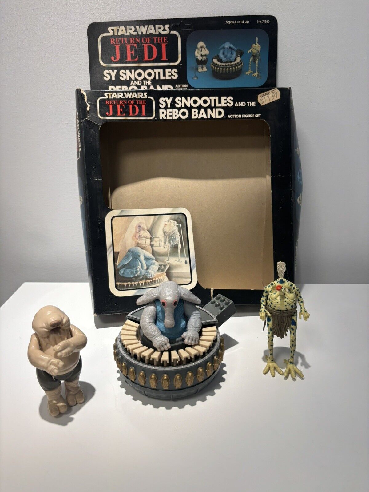 Sy Snootles & The Rebo Band sold