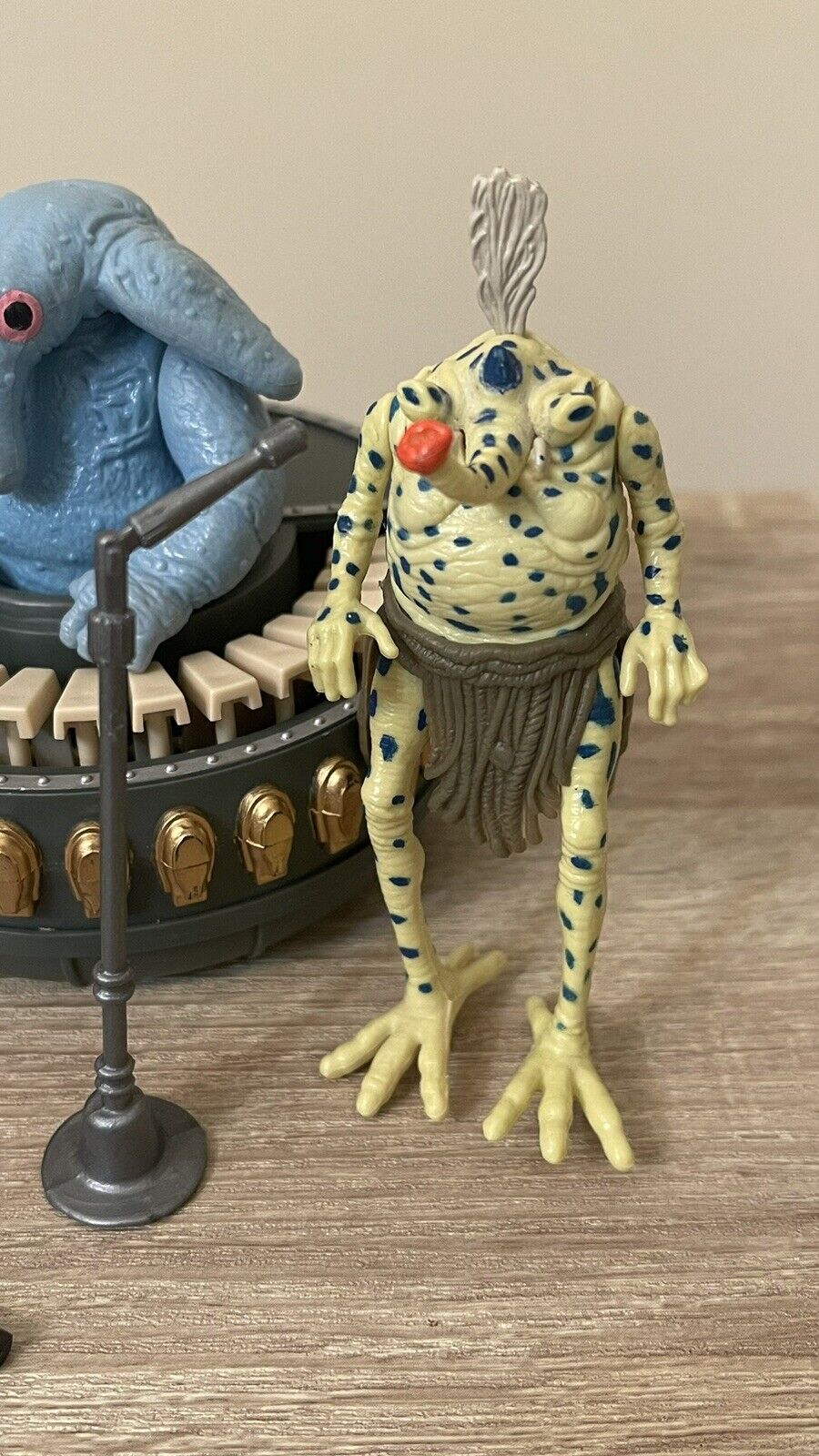 Sy Snootles & The Rebo Band sold