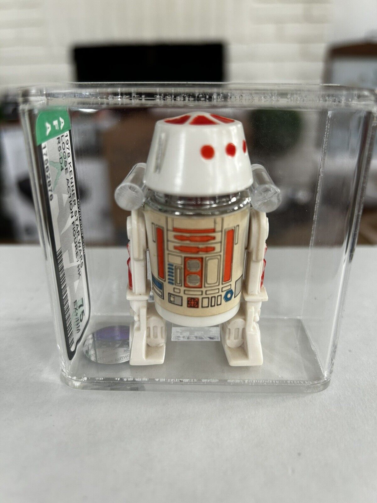 R5-D4 (Arfive-Defour) sold