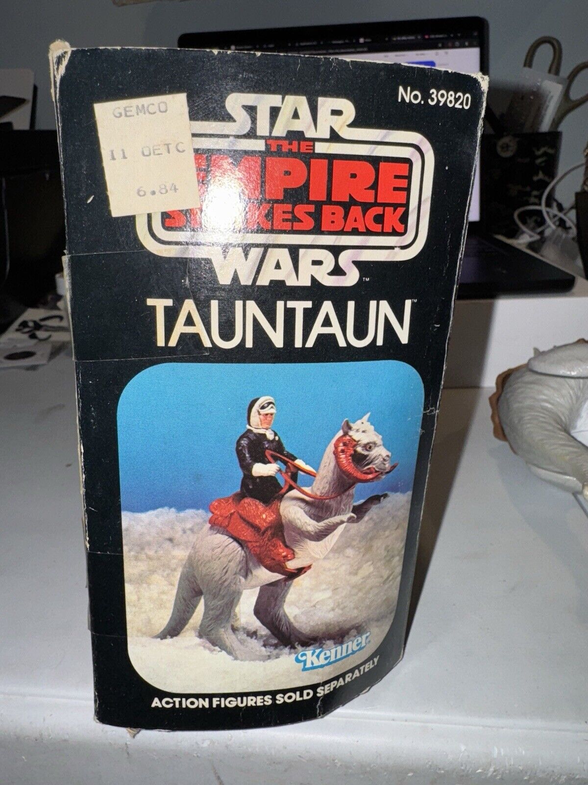 Tauntaun (closed belly) sold