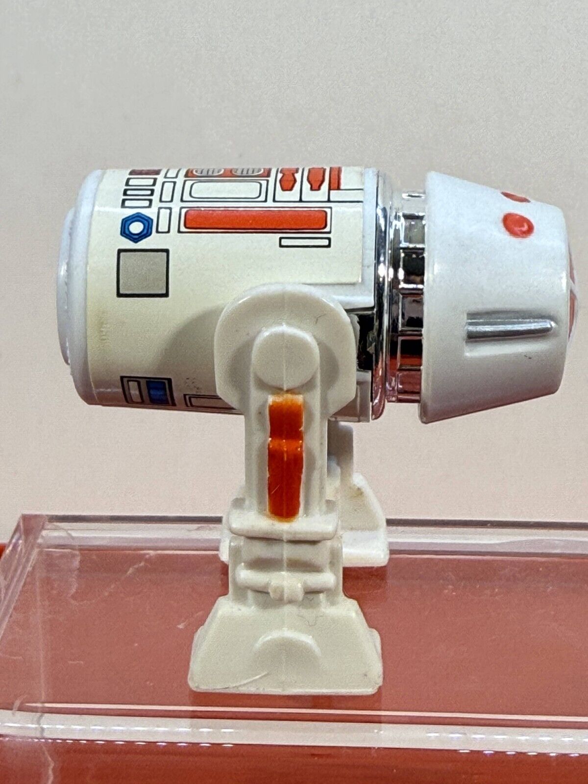 R5-D4 (Arfive-Defour) sold