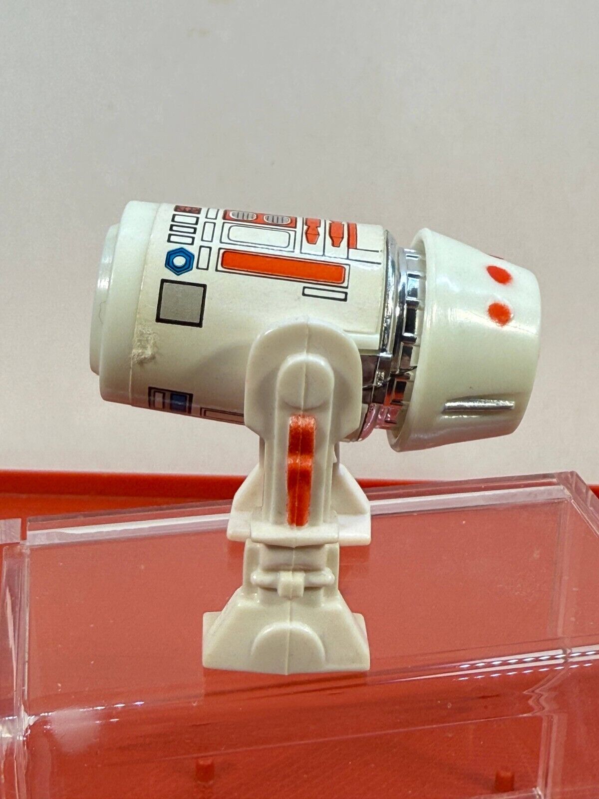 R5-D4 (Arfive-Defour) sold