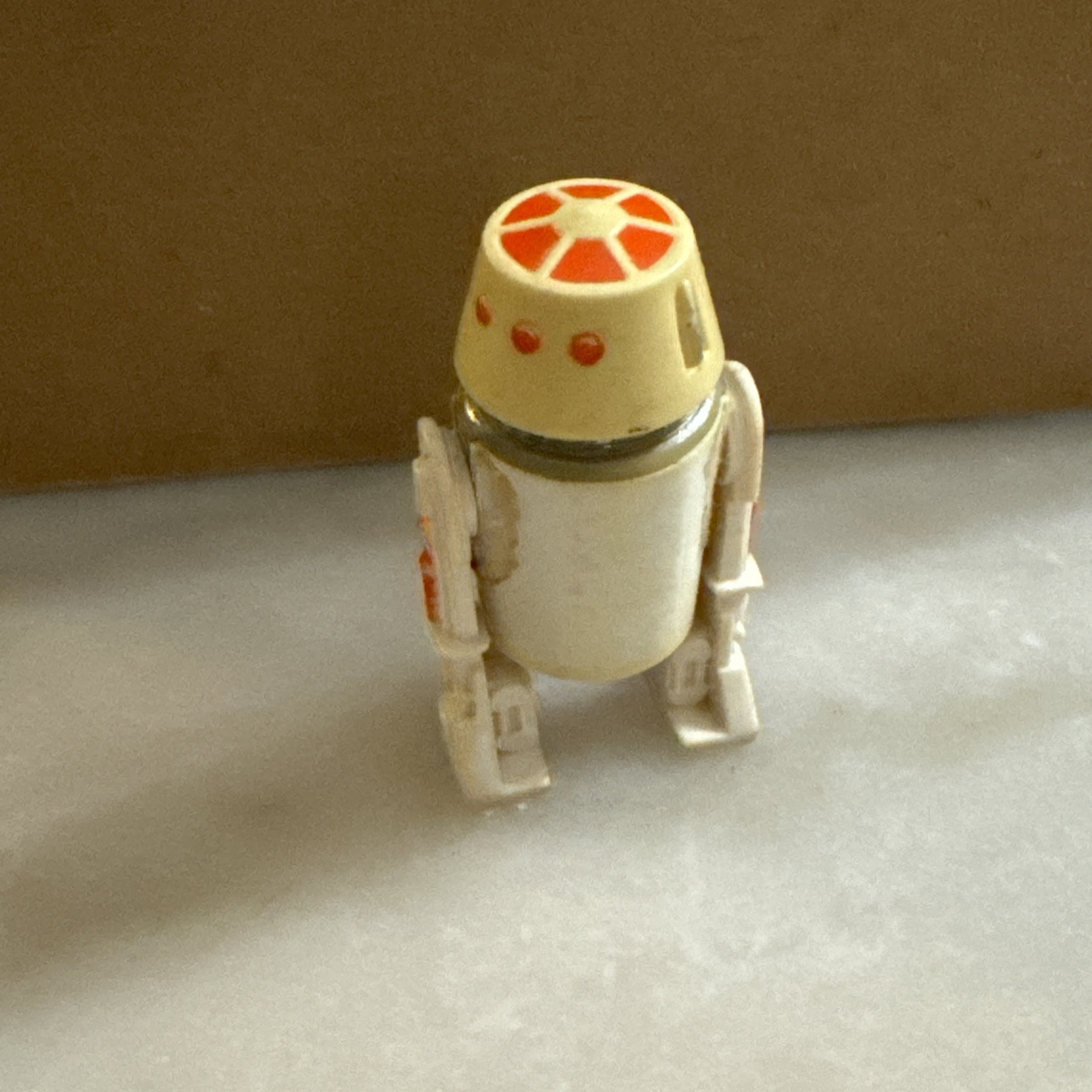R5-D4 (Arfive-Defour) sold