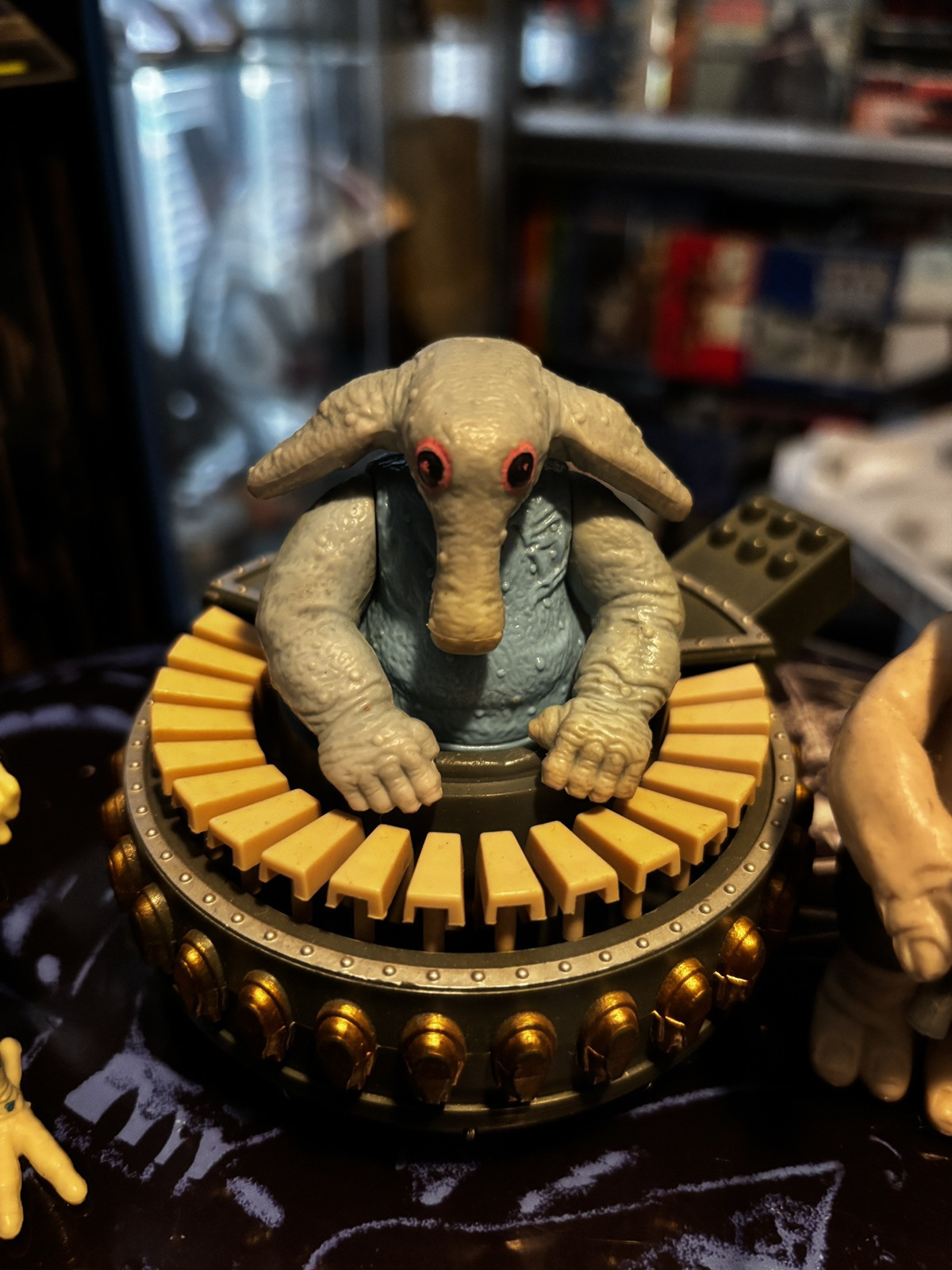 Sy Snootles & The Rebo Band sold