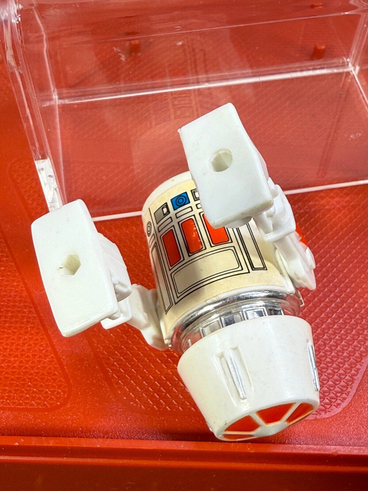 R5-D4 (Arfive-Defour) sold