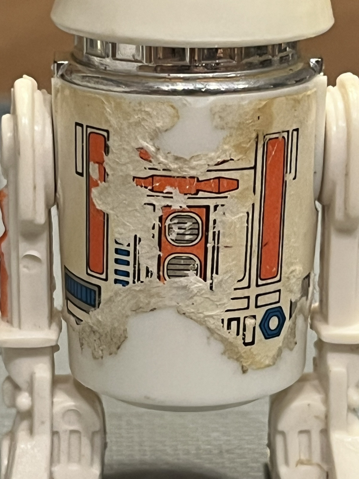 R5-D4 (Arfive-Defour) sold