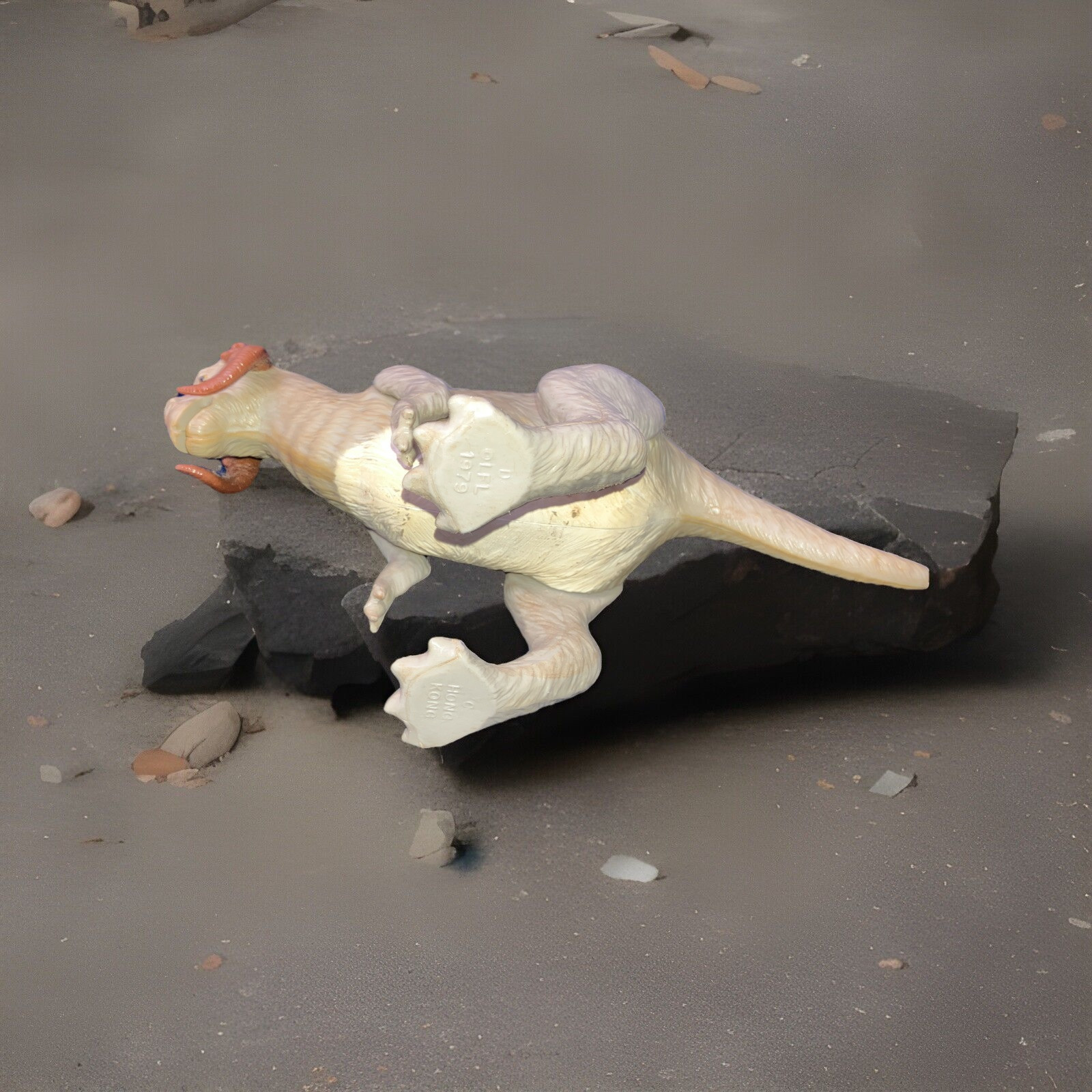 Tauntaun (closed belly) sold