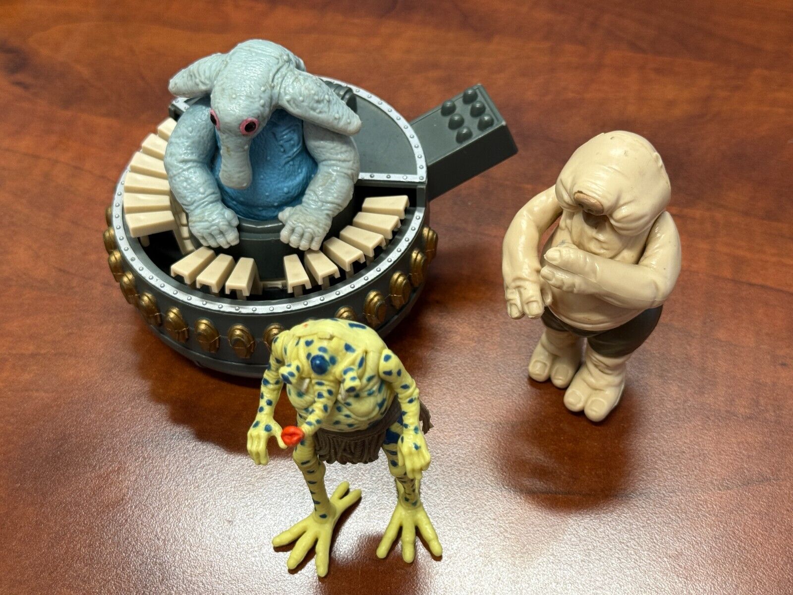 Sy Snootles & The Rebo Band sold