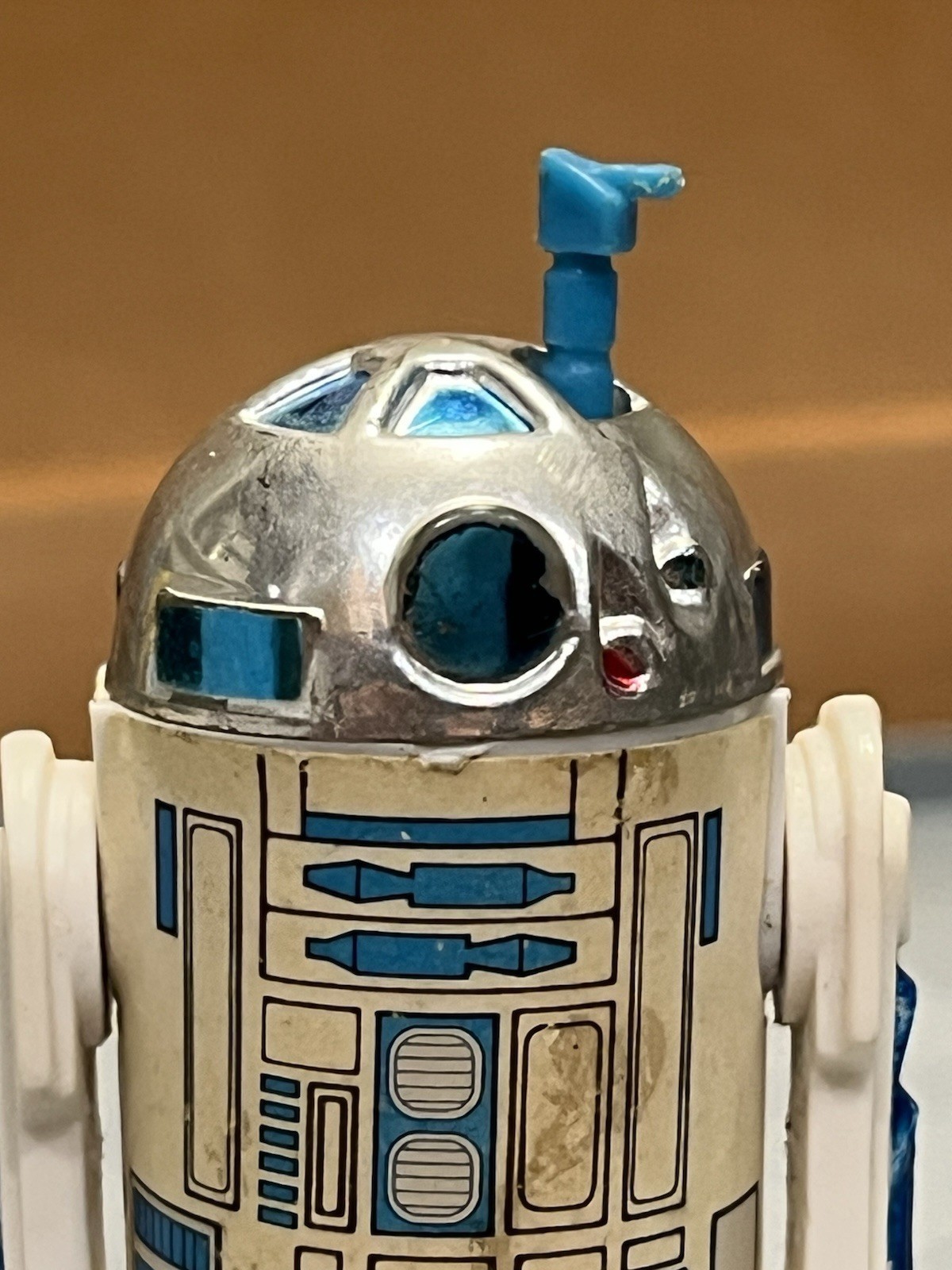 R2-D2 (Artoo-Detoo) (with Sensorscope) sold