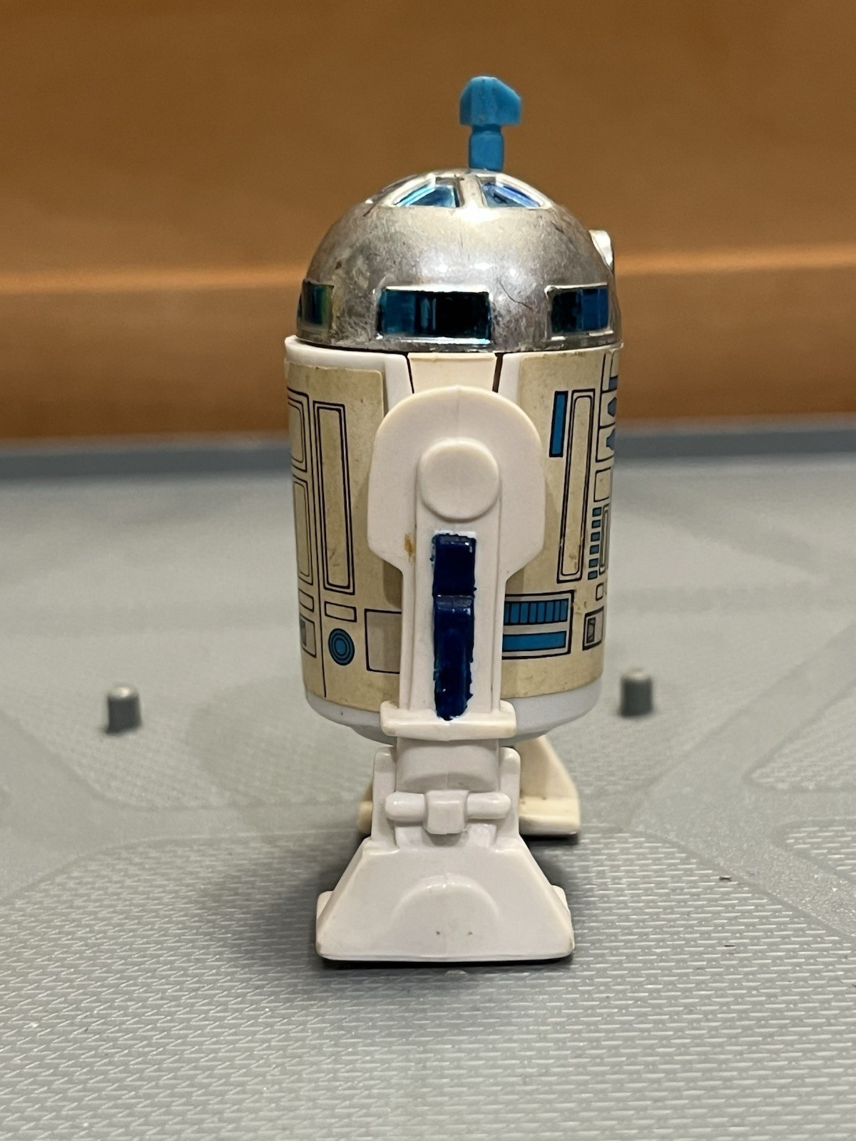 R2-D2 (Artoo-Detoo) (with Sensorscope) sold