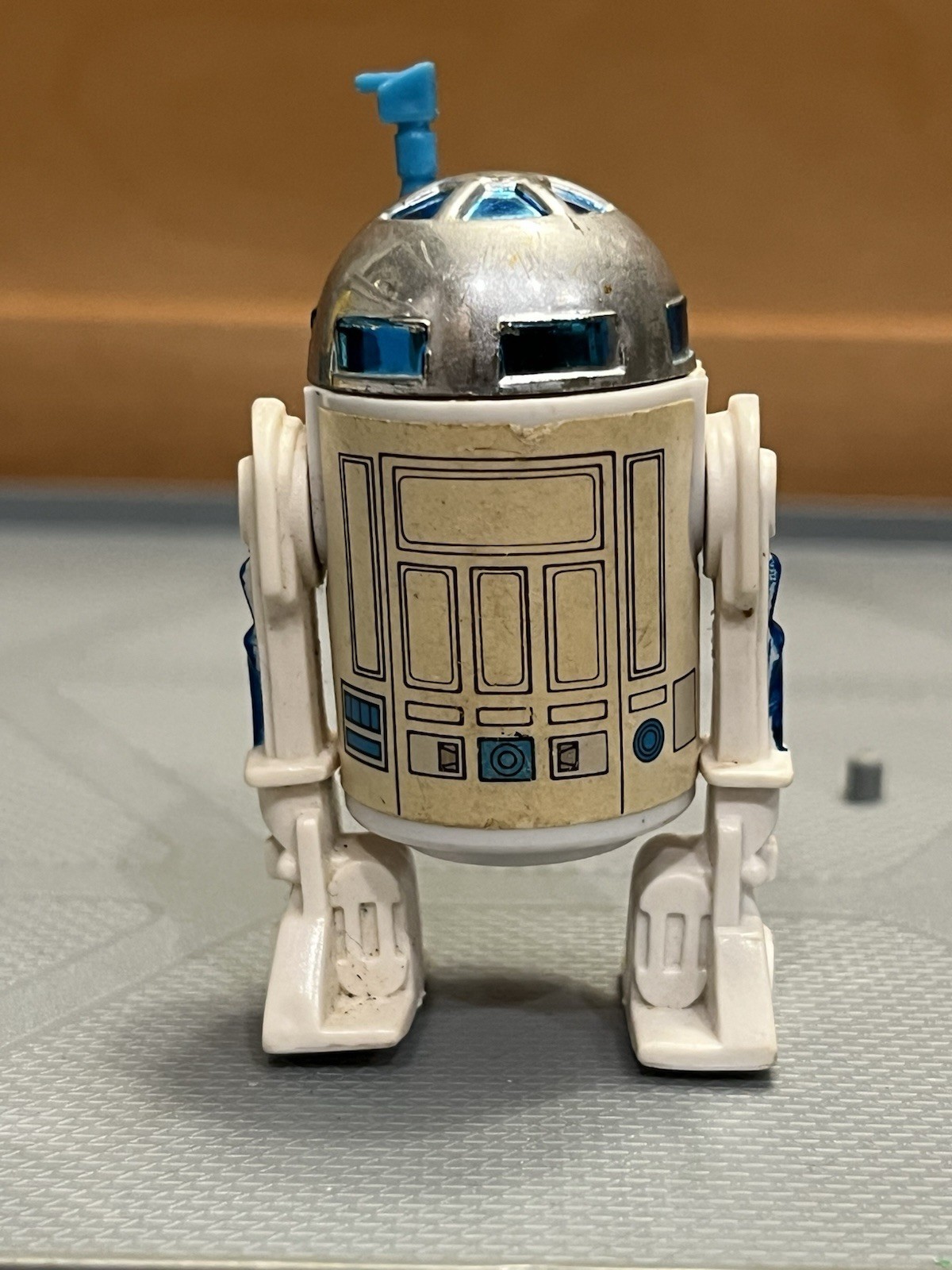 R2-D2 (Artoo-Detoo) (with Sensorscope) sold
