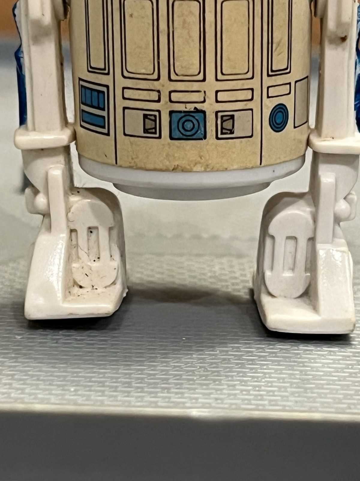 R2-D2 (Artoo-Detoo) (with Sensorscope) sold