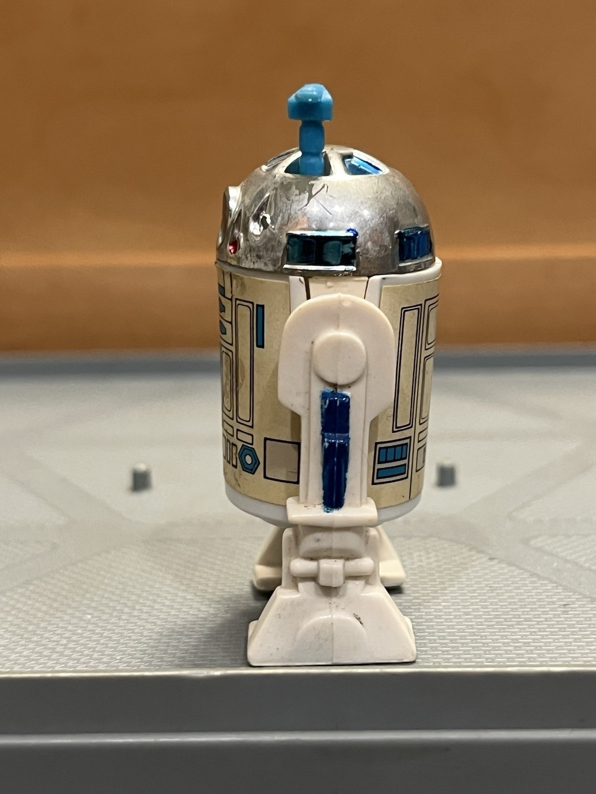 R2-D2 (Artoo-Detoo) (with Sensorscope) sold