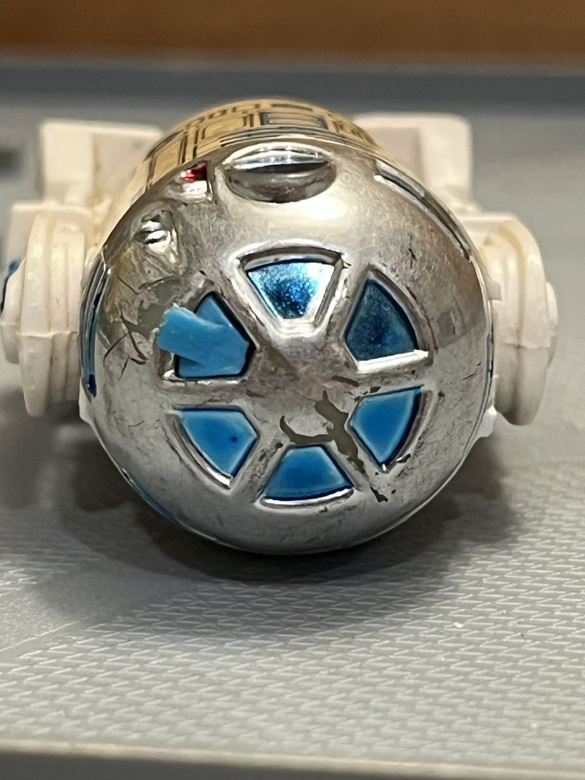 R2-D2 (Artoo-Detoo) (with Sensorscope) sold