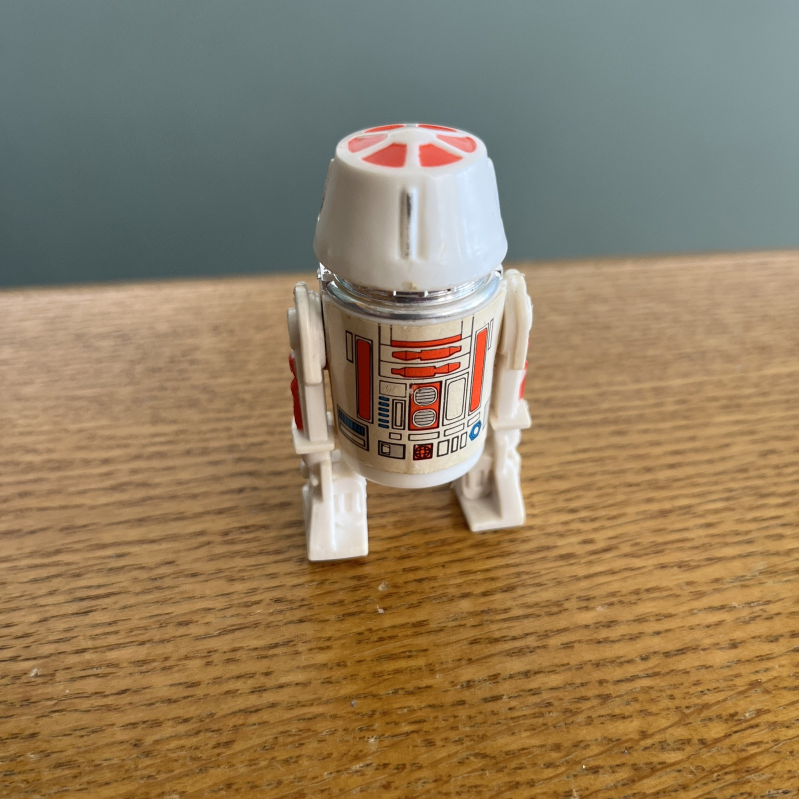 R5-D4 (Arfive-Defour) sold