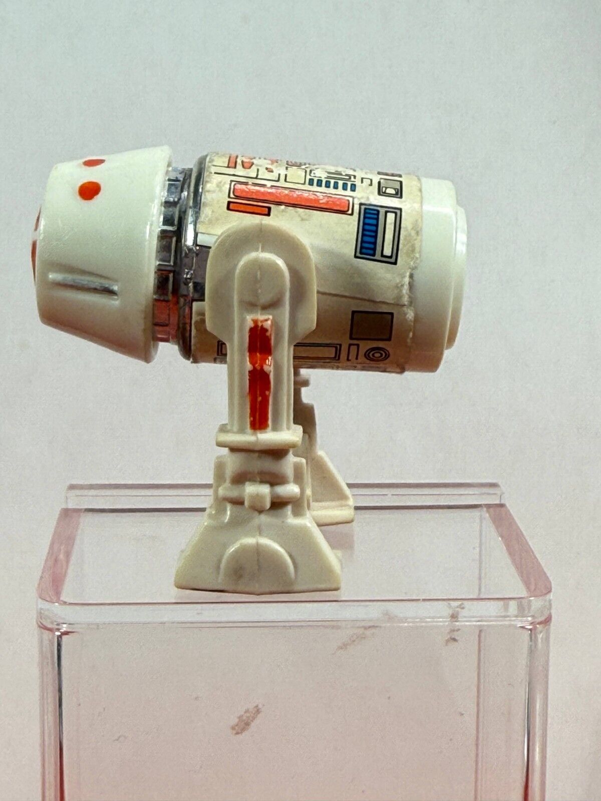 R5-D4 (Arfive-Defour) sold