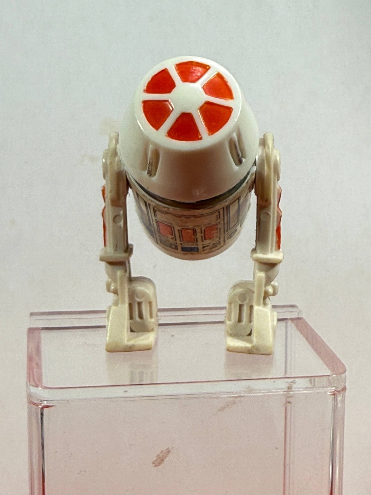 R5-D4 (Arfive-Defour) sold