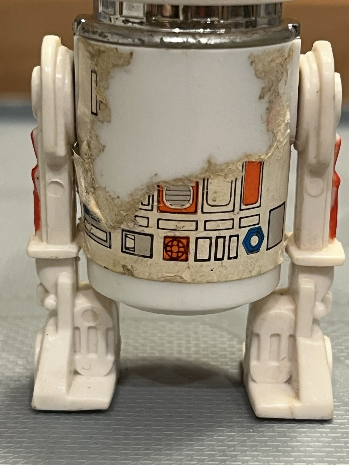 R5-D4 (Arfive-Defour) sold